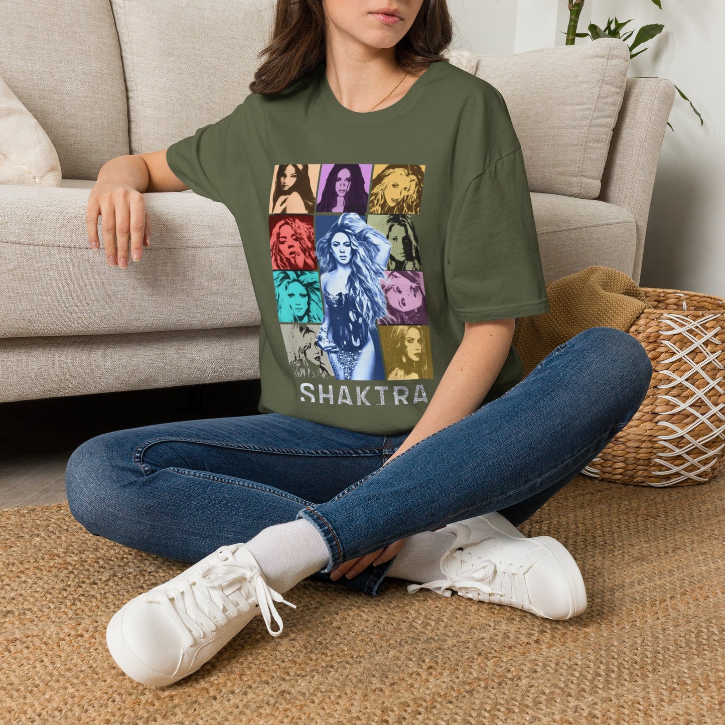 Camiseta Diosa del Pop Art — Camiseta con Retrato de Shakta Colorido