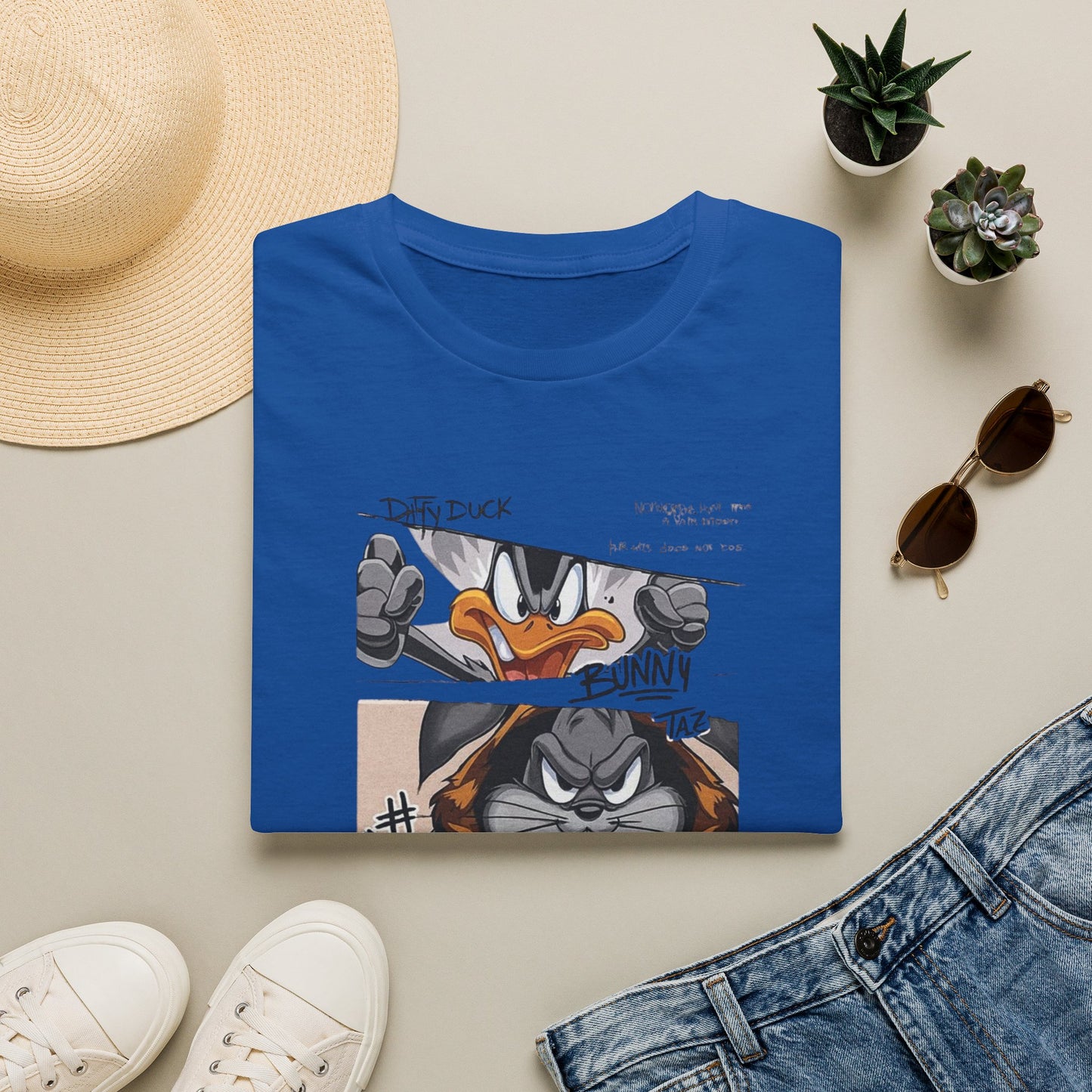 Camiseta con Panel de Fotos Policiales de Looney Tunes — Camiseta Gráfica del Pato Lucas y Bugs Bunny